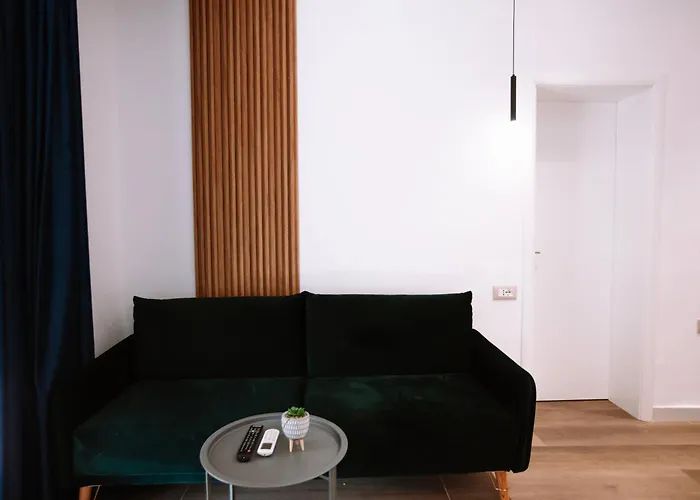Barrikada Str Modern Apartments - The Nest