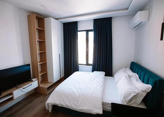 Barrikada Str Modern Apartments - The Nest