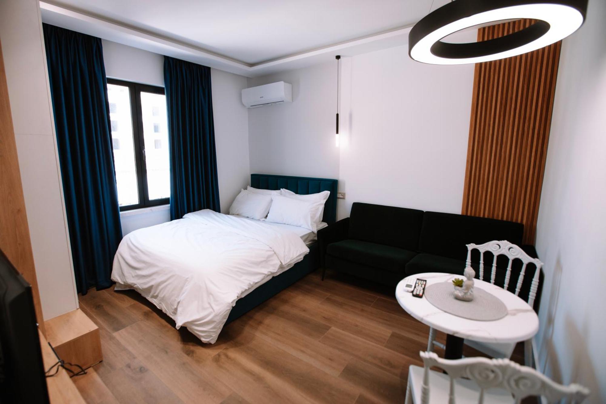Barrikada Str Modern - The Nest